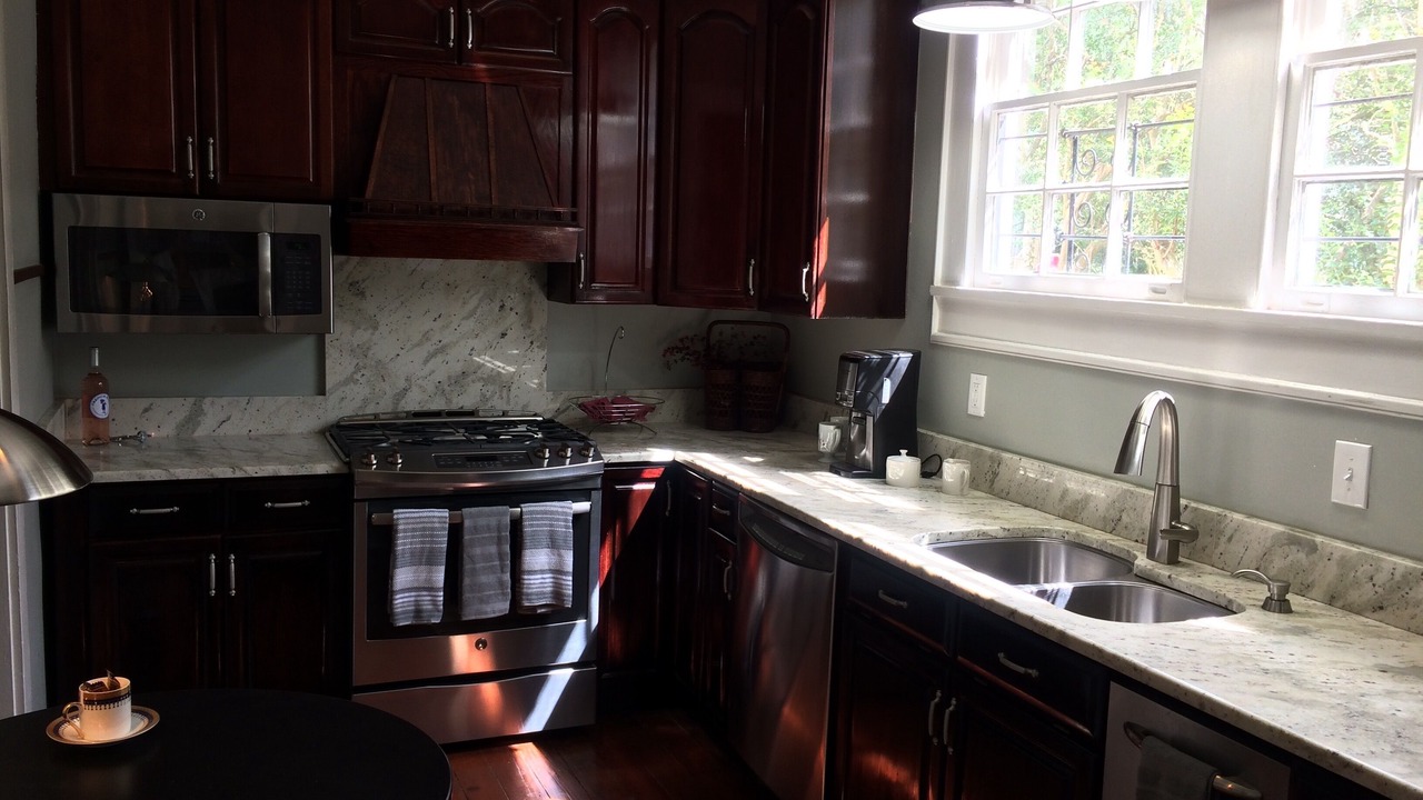 Photo of Kitchen in Black Pearl