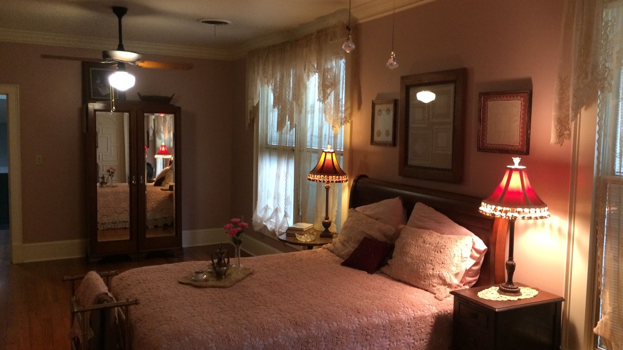 Photo of Bedroom in Black Pearl