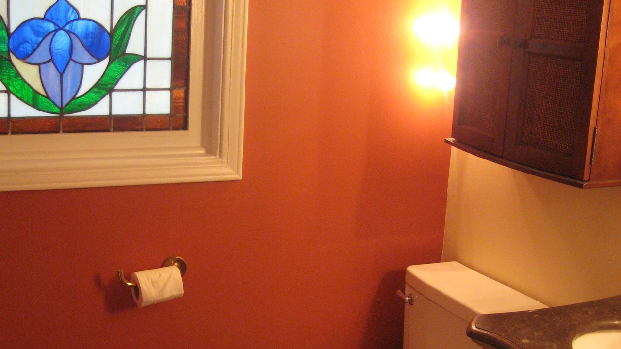 Photo of Bathroom in Black Pearl