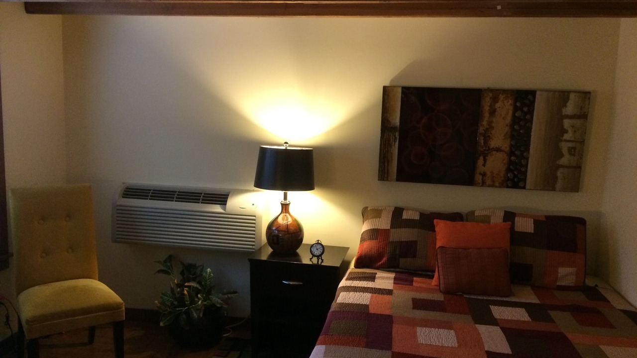Photo of Bedroom in Black Pearl
