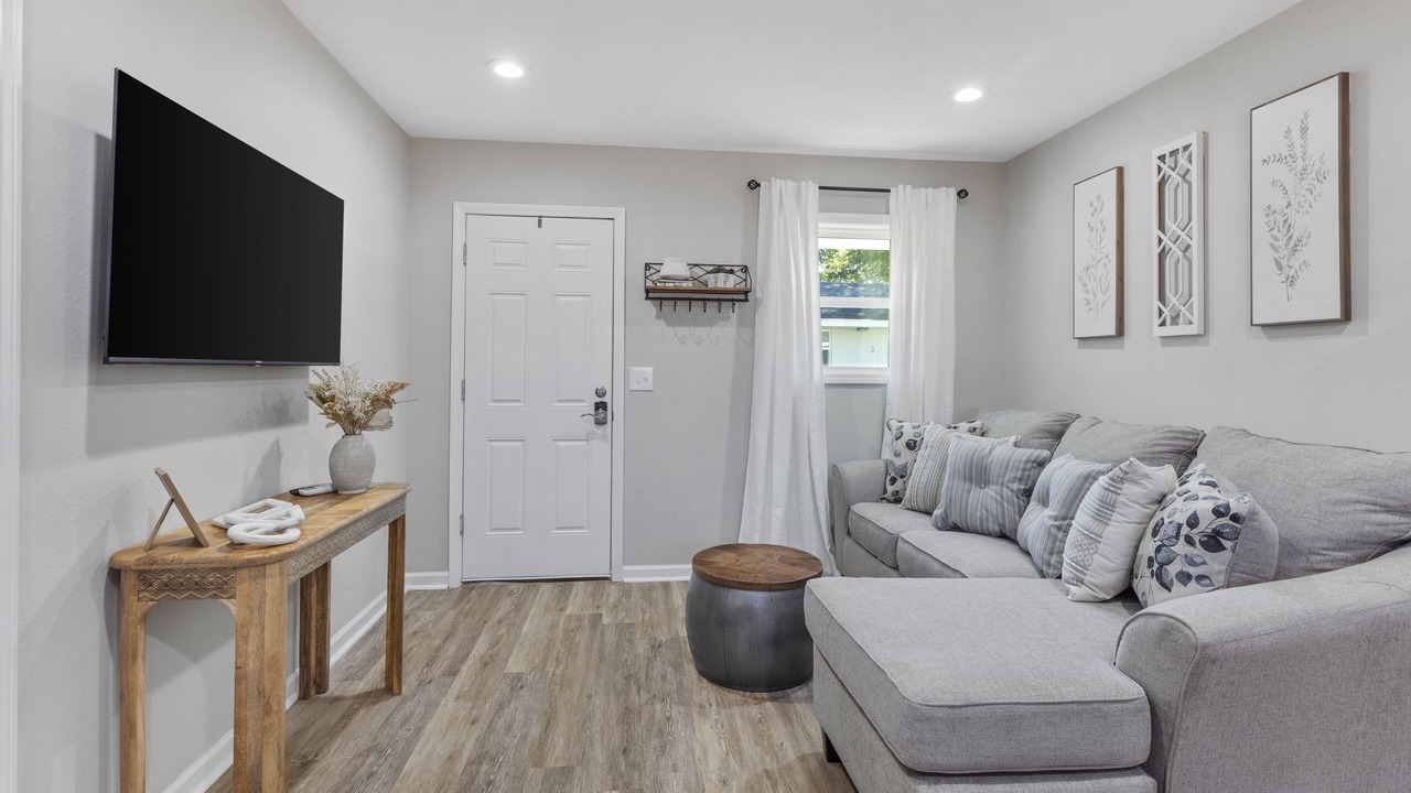 Photo of Bedroom in Sulphur