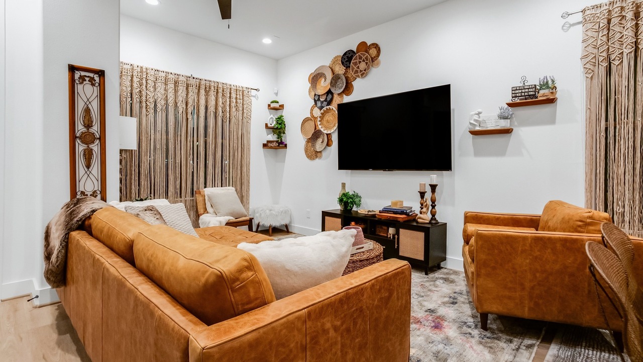 Photo of Livingroom in Northside