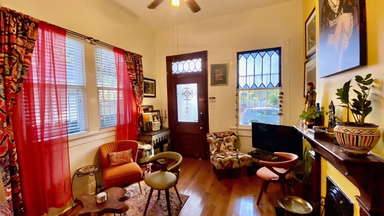 Photo of Livingroom in East Carrollton