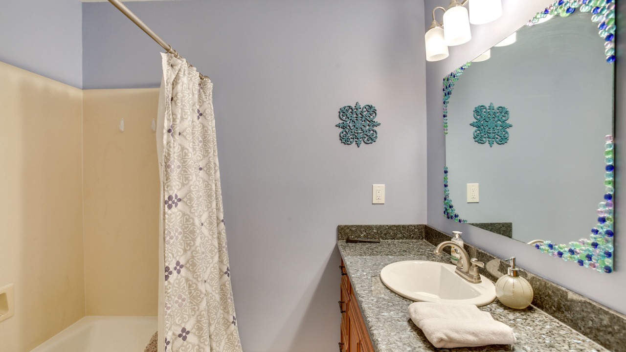 Photo of Bathroom in Barataria