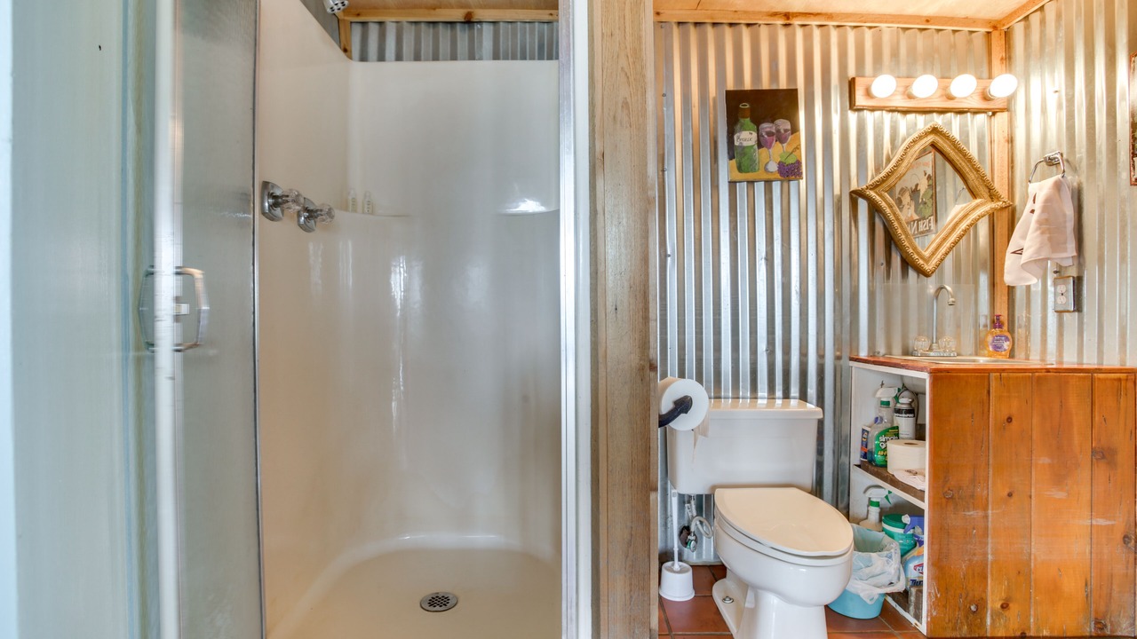 Photo of Bathroom in Barataria