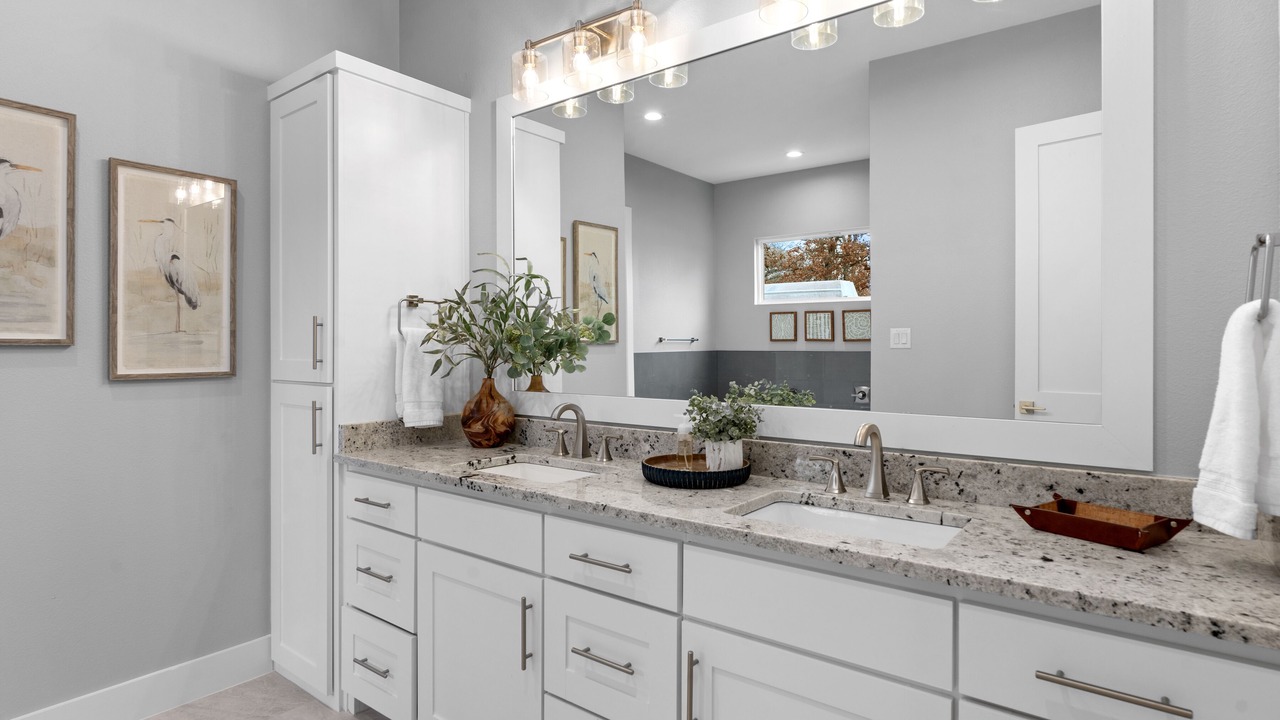 Photo of Bathroom in Enchanted Oaks
