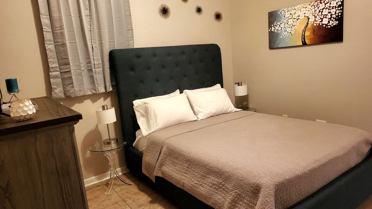 Photo of Bedroom in Algiers Point