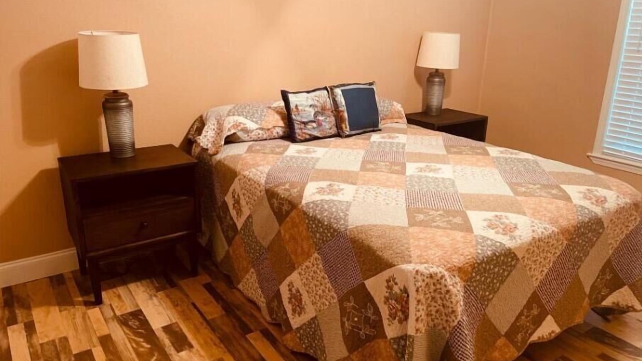 Photo of Bedroom in Harper