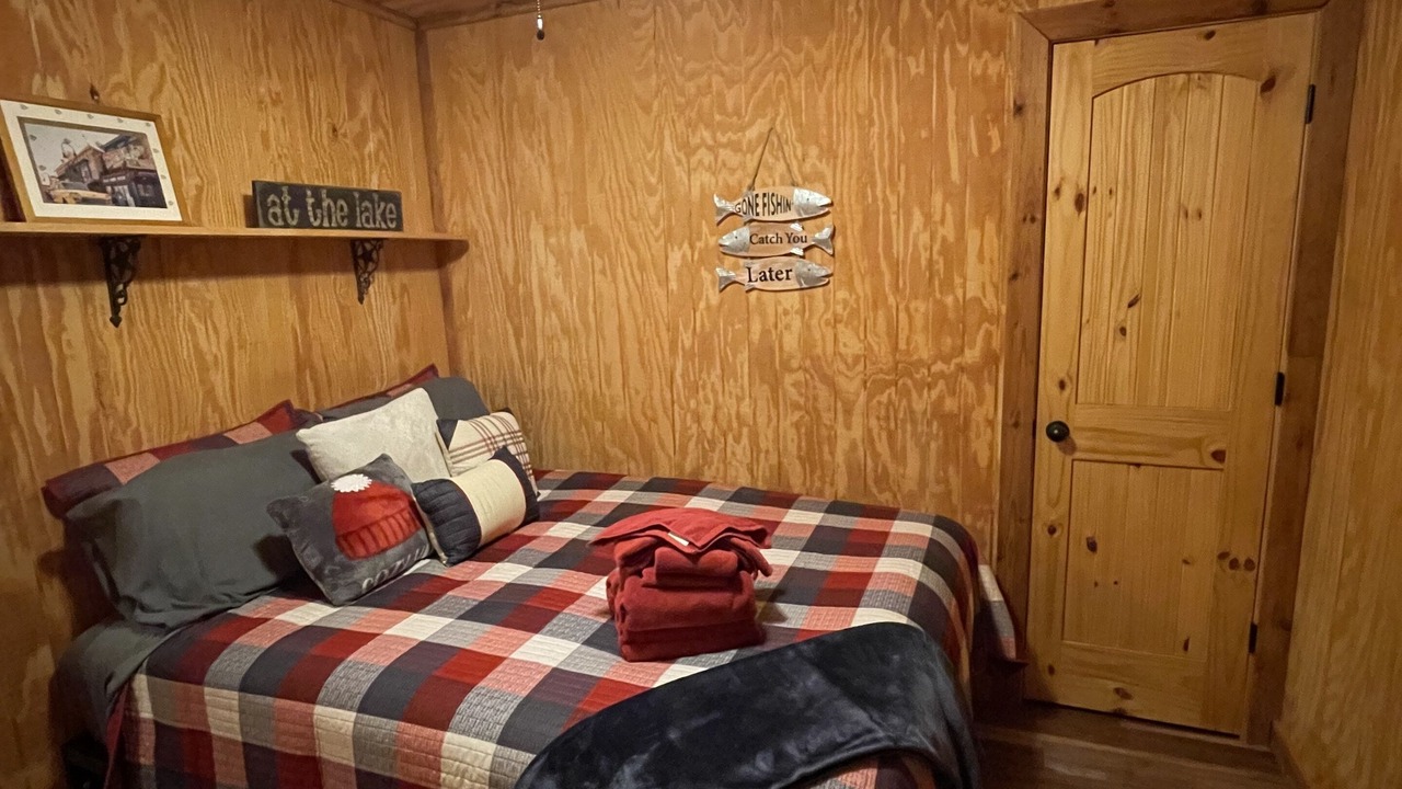 Photo of Bedroom in Karnack