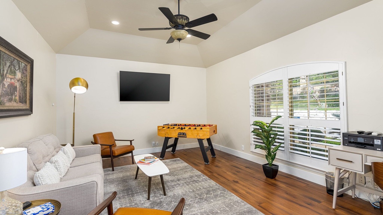 Photo of Livingroom in Helotes