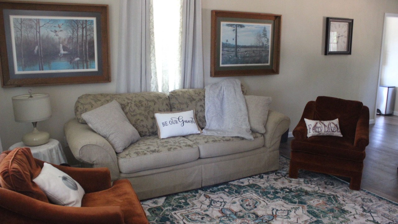 Photo of Livingroom in Oil City