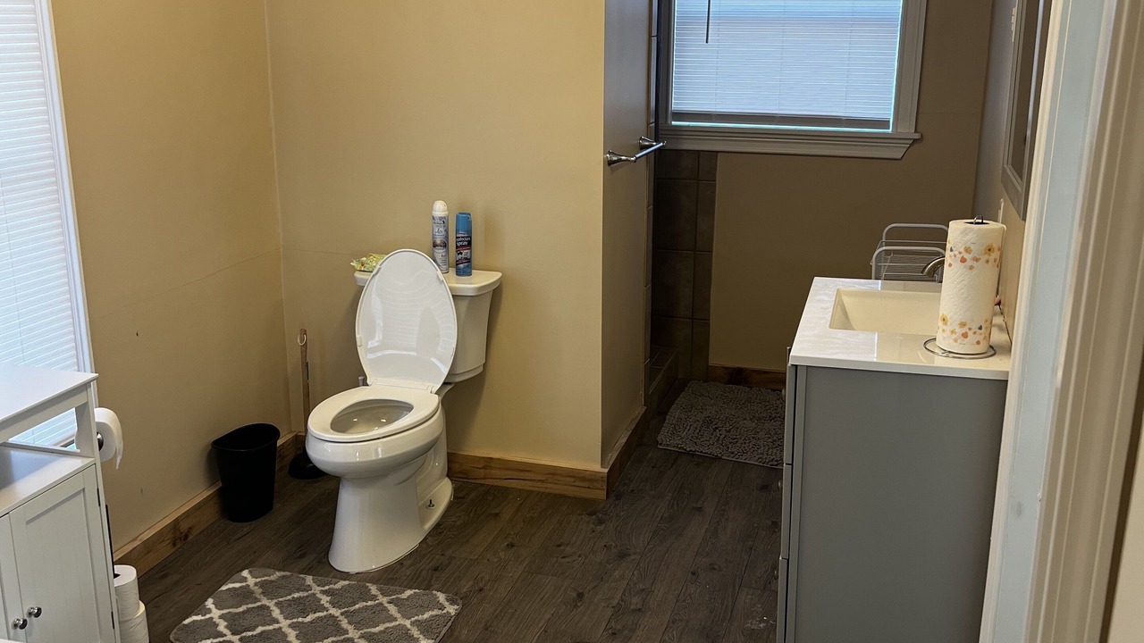 Photo of Bathroom in Lottie