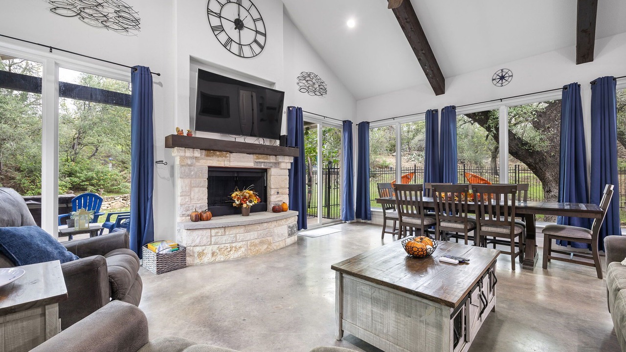 Photo of Livingroom in Highland Lake Estates