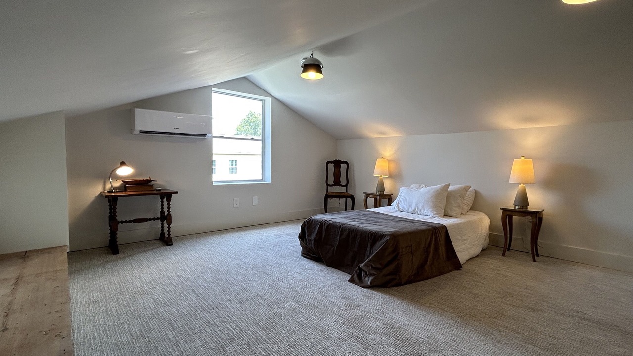 Photo of Bedroom in East Carrollton
