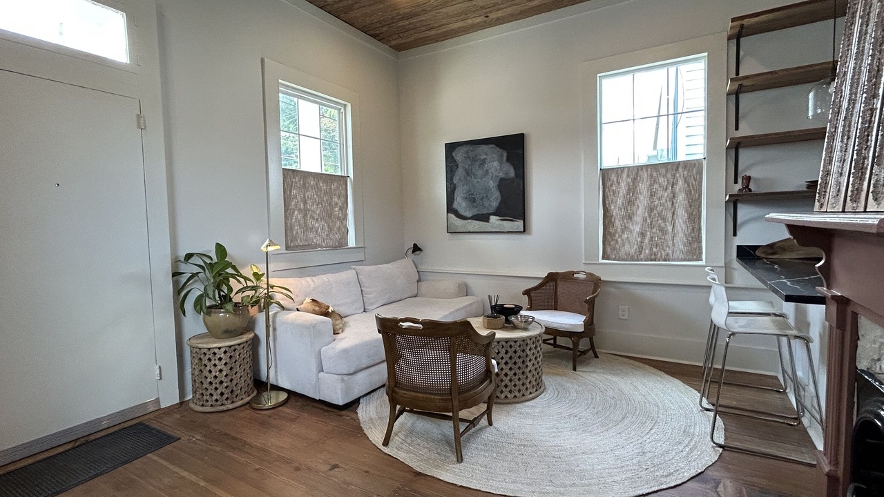 Photo of Livingroom in East Carrollton