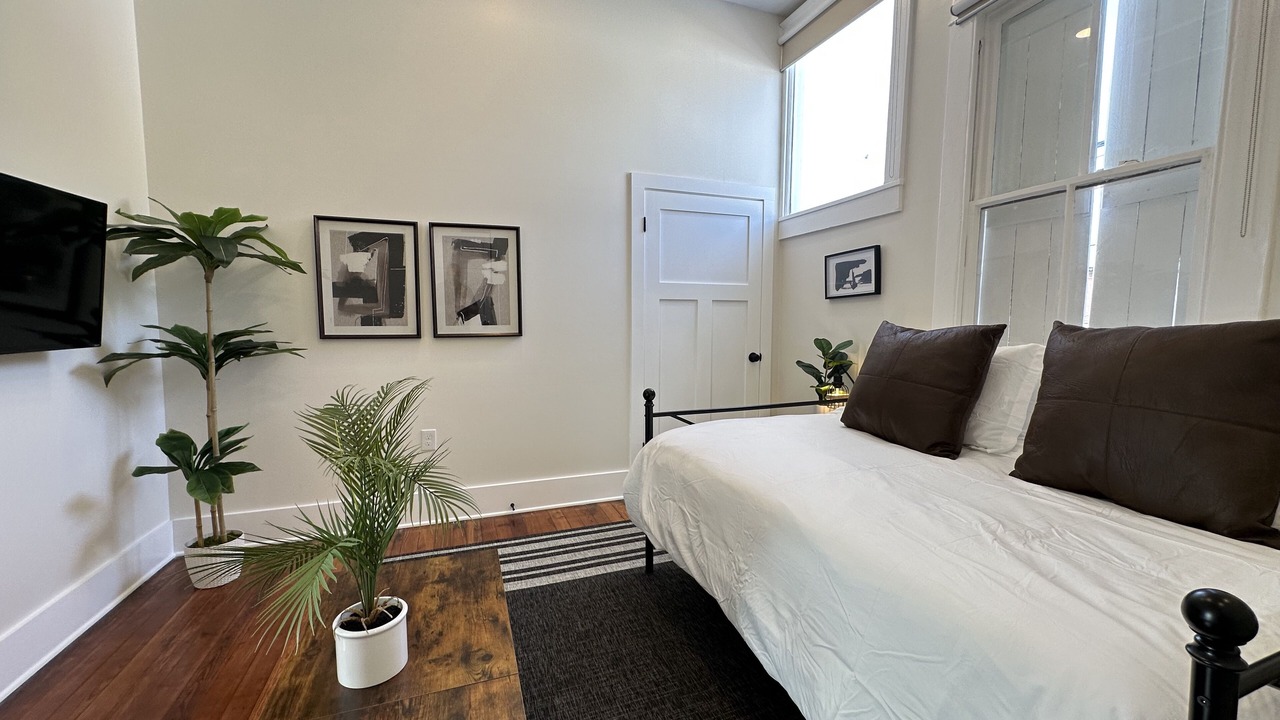 Photo of Bedroom in Mid-City