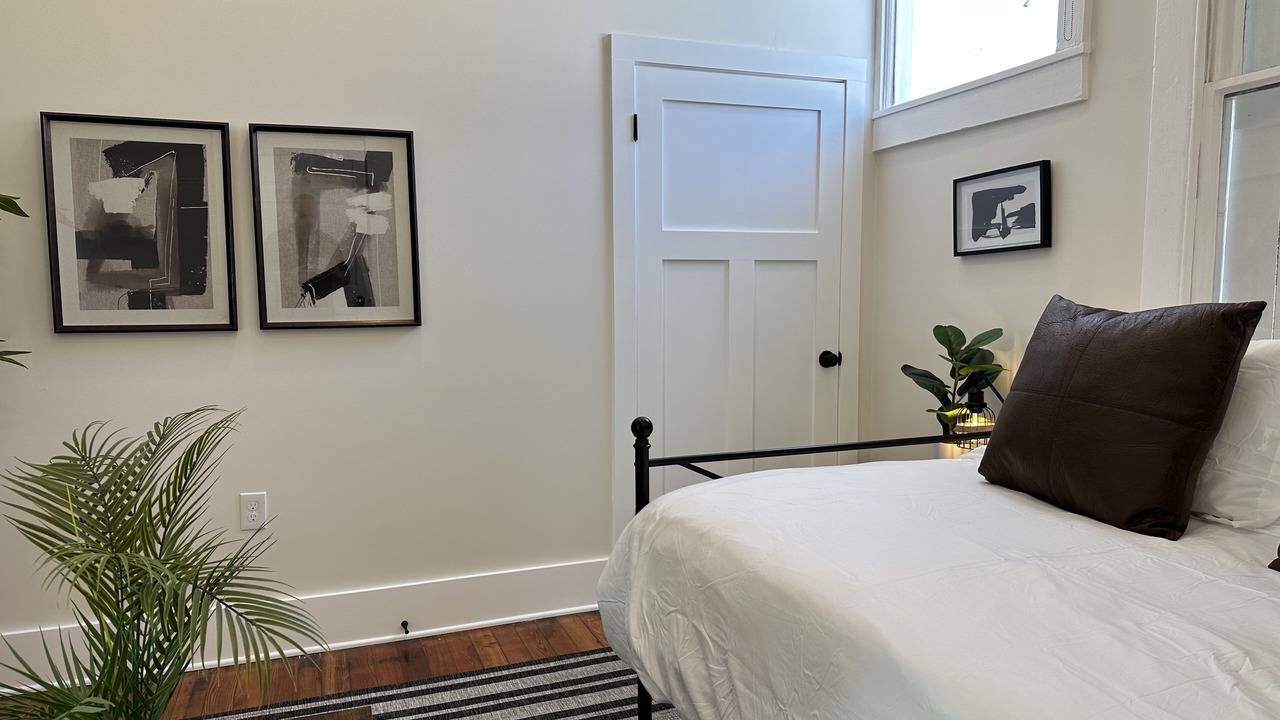 Photo of Bedroom in Mid-City