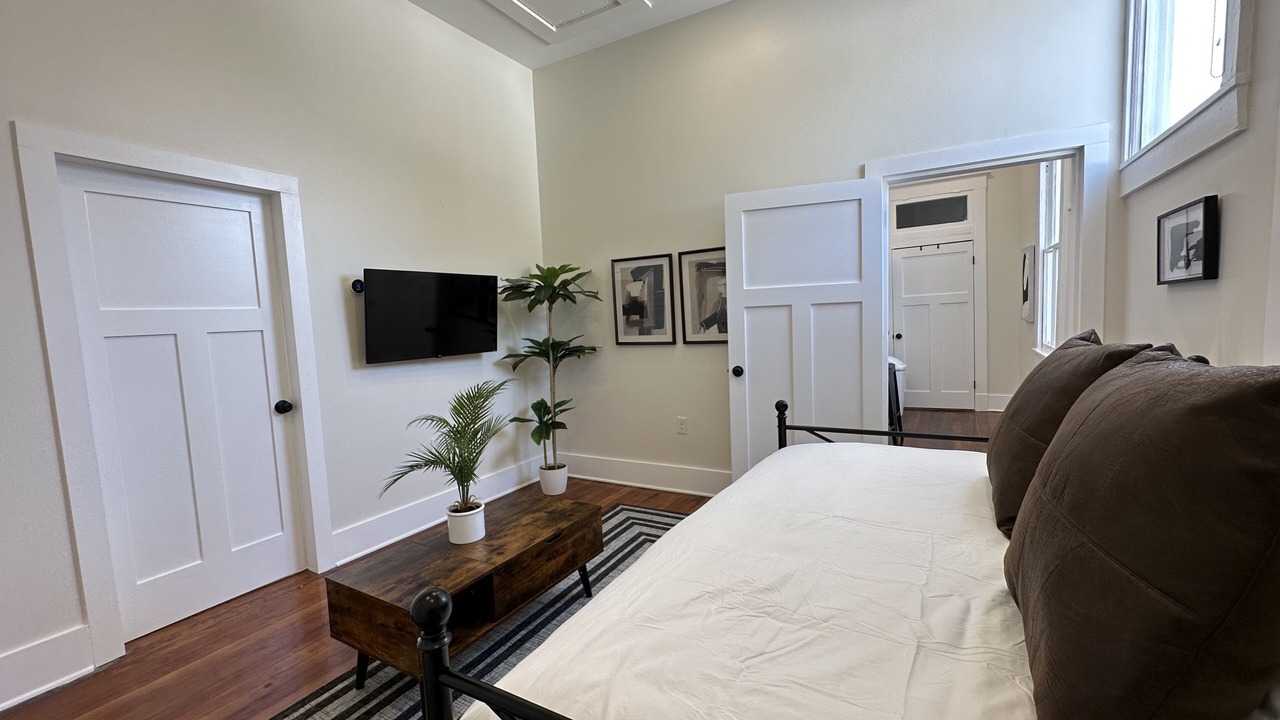 Photo of Bedroom in Mid-City