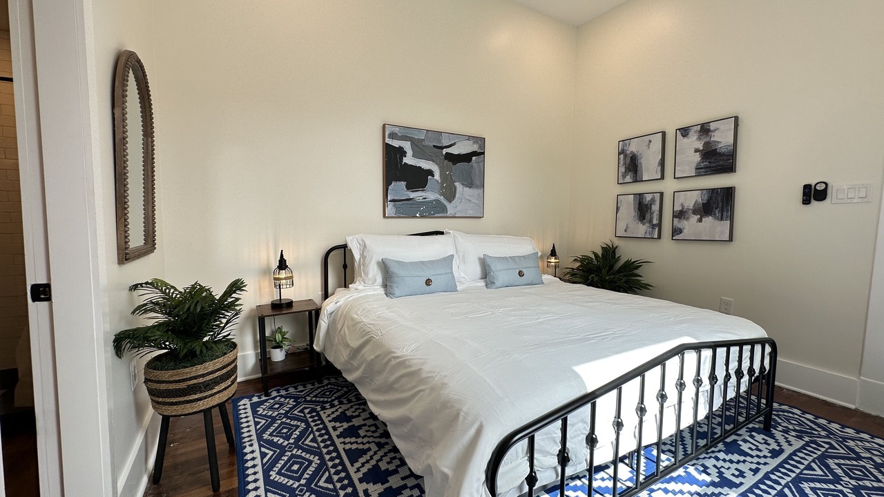 Photo of Bedroom in Mid-City