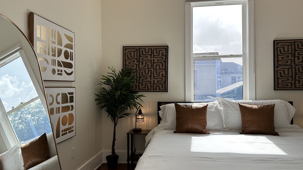 Photo of Bedroom in Mid-City