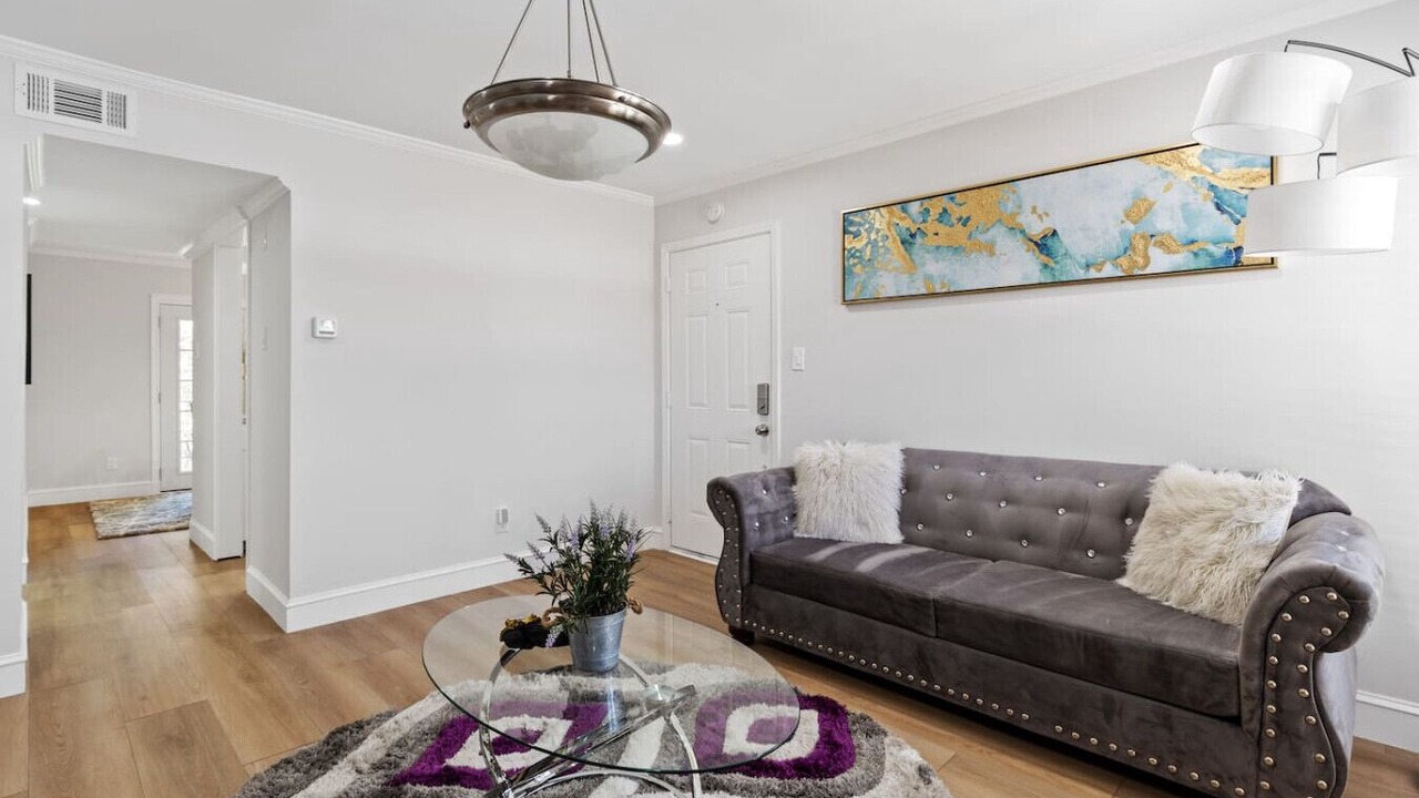 Photo of Livingroom in Far North Dallas