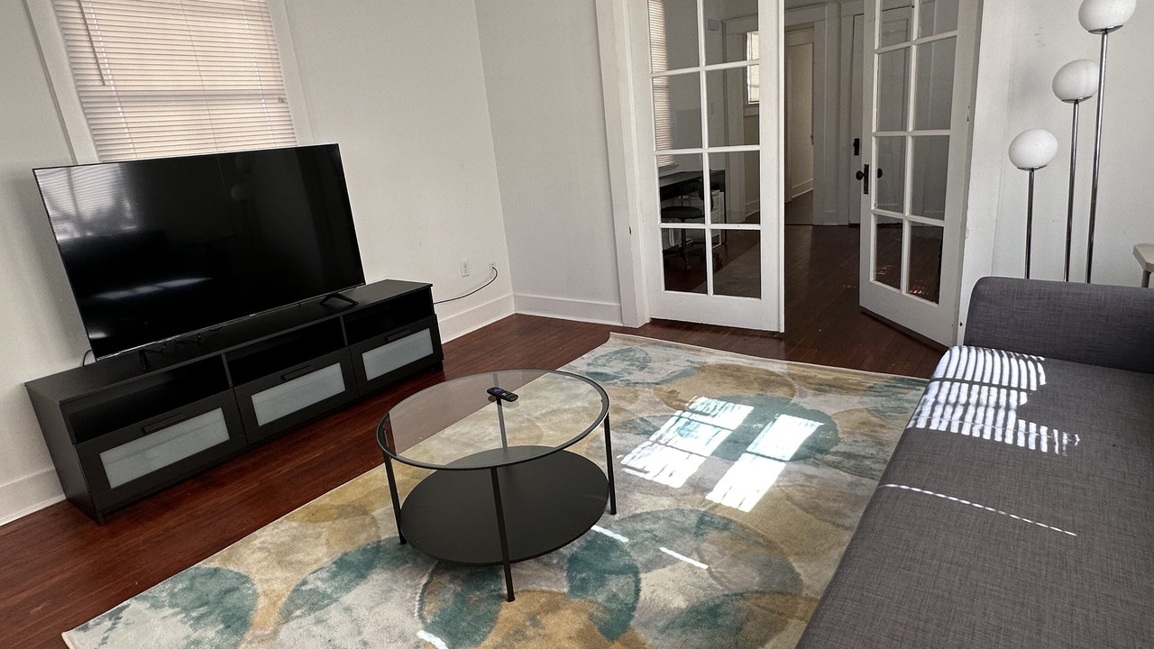 Photo of Livingroom in East Carrollton