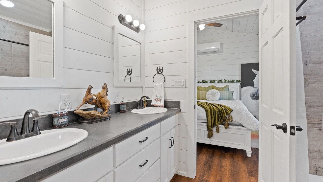 Photo of Bathroom in Cleburne
