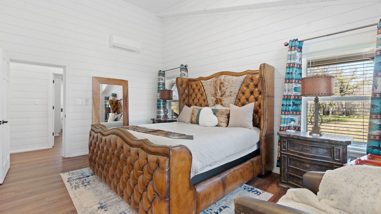 Photo of Bedroom in Cleburne