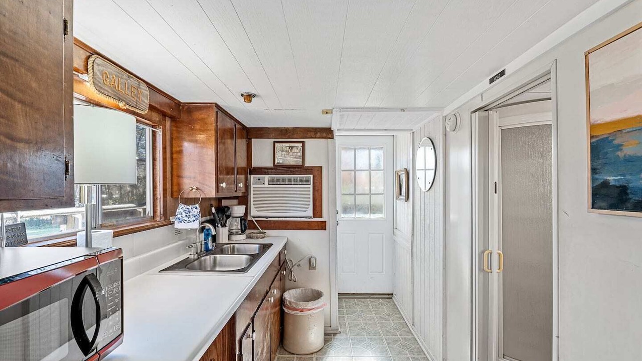 Photo of Kitchen in Uncertain