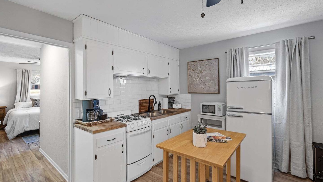 Photo of Kitchen in Uncertain