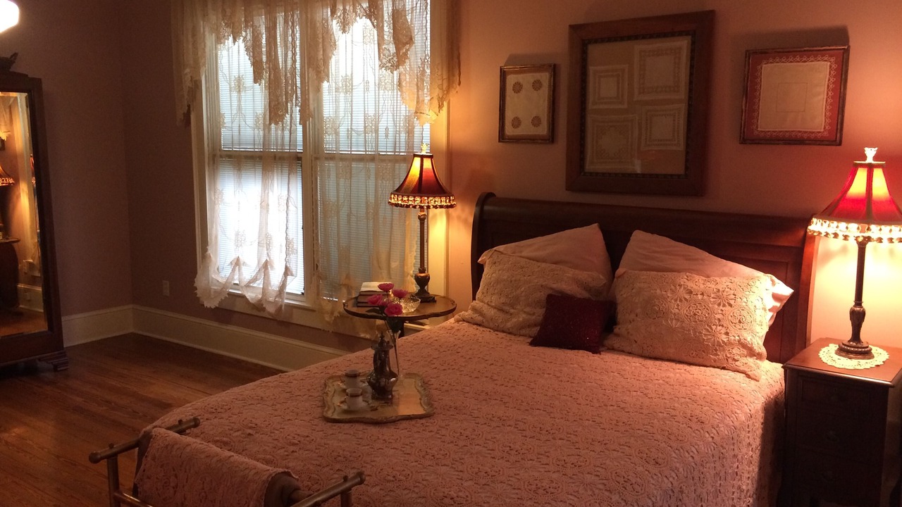 Photo of Bedroom in Black Pearl