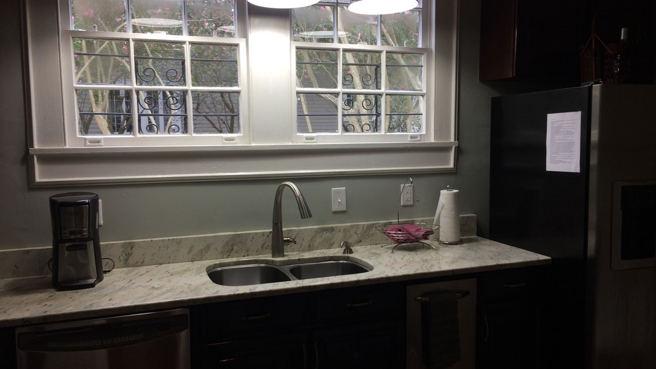 Photo of Kitchen in Black Pearl