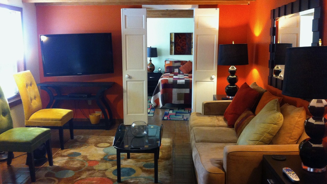 Photo of Livingroom in Black Pearl