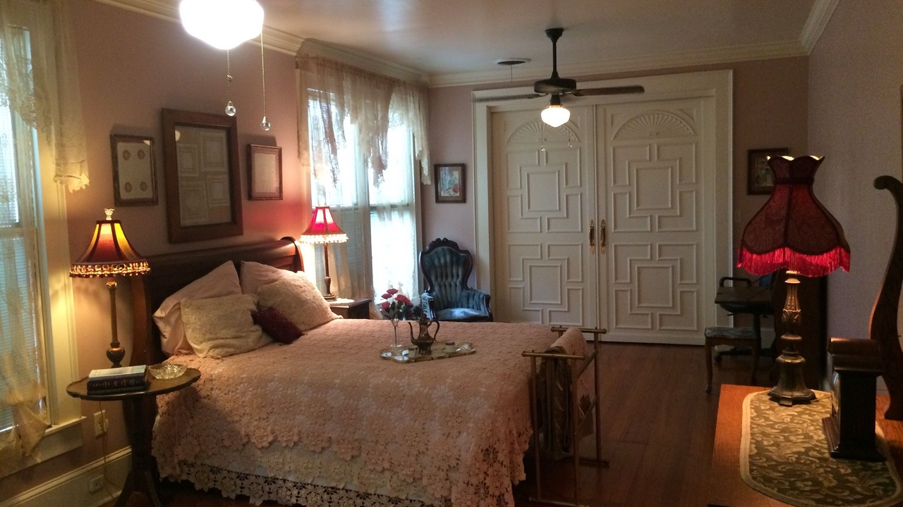 Photo of Bedroom in Black Pearl