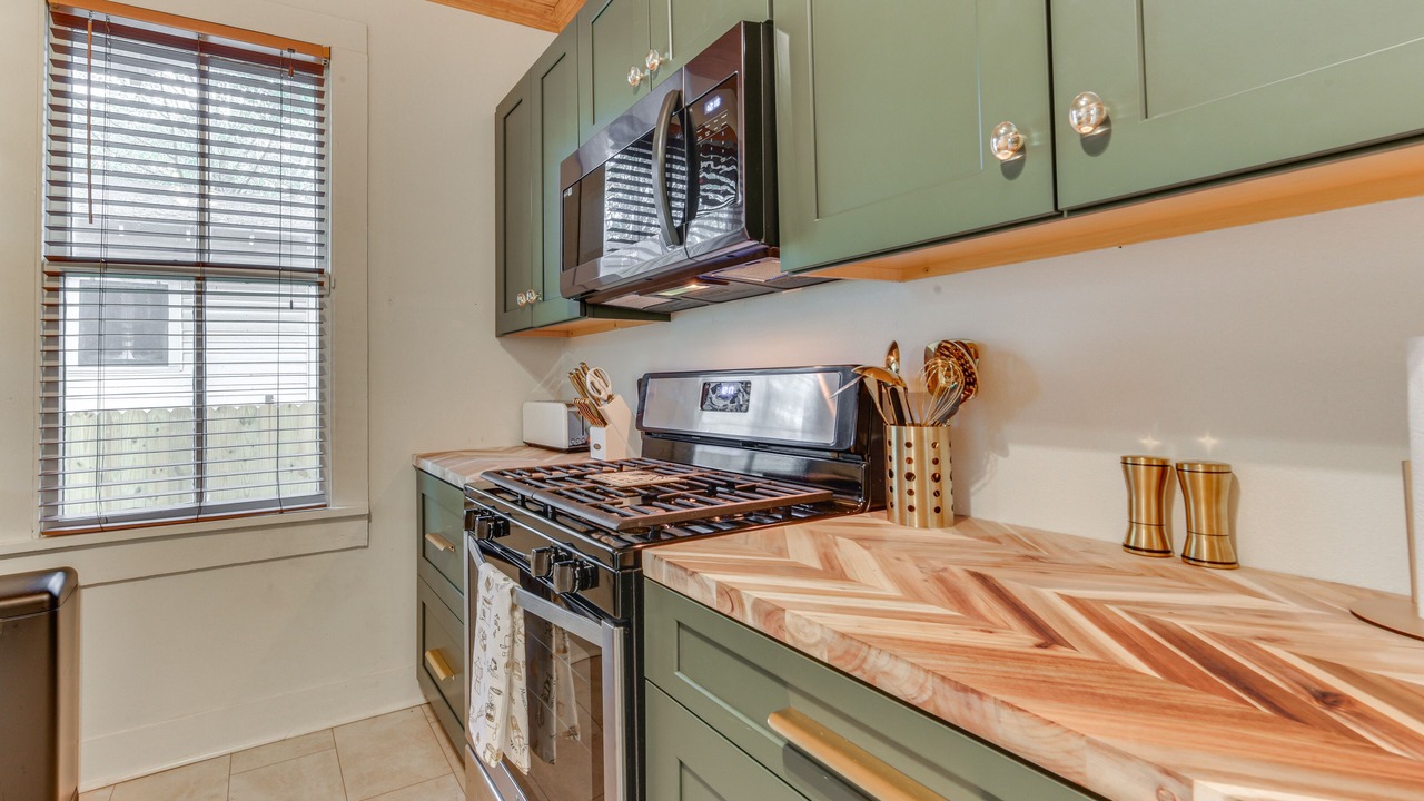 Photo of Kitchen in Roseland Terrace Historic District