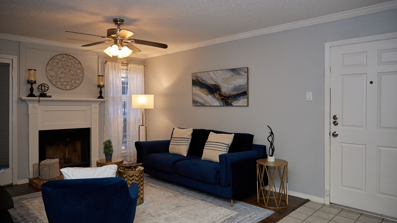Photo of Livingroom in Far North Dallas