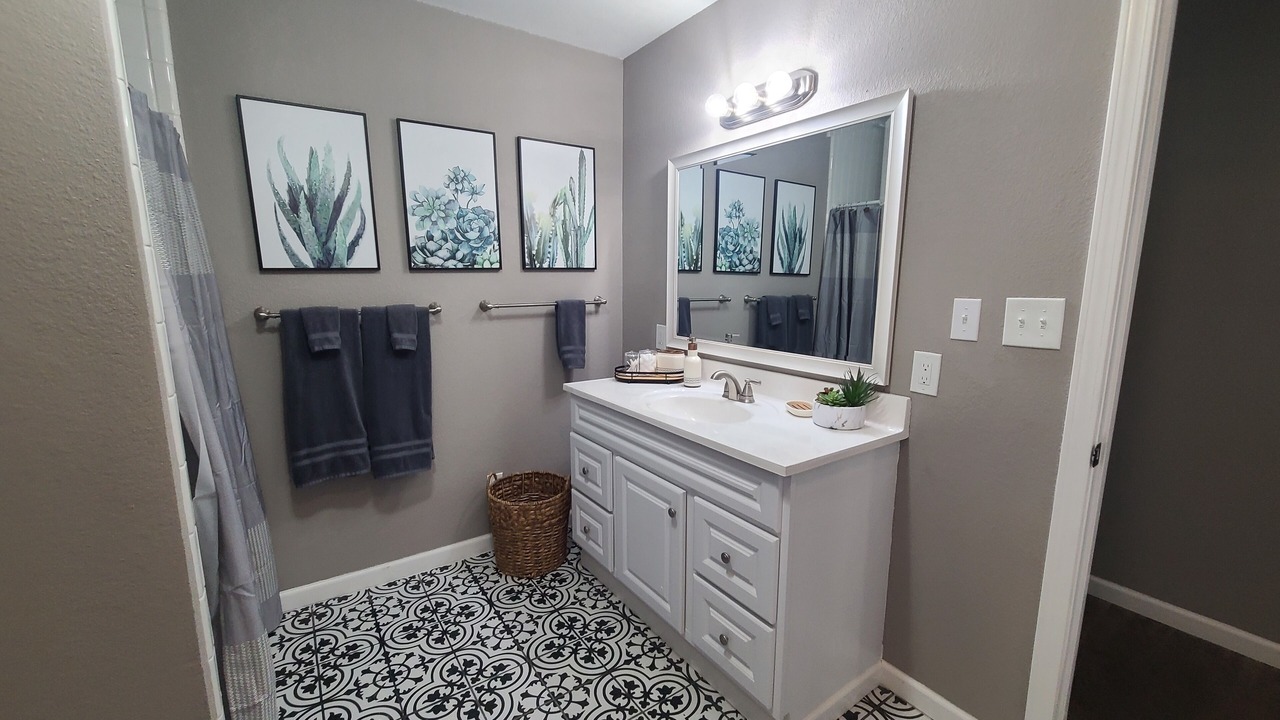 Photo of Bathroom in Junction