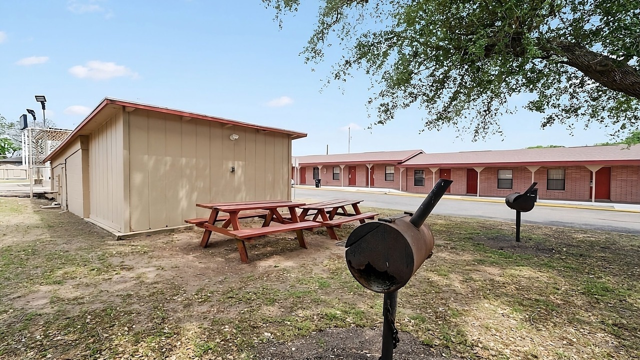 Photo of Outdoor in Beeville