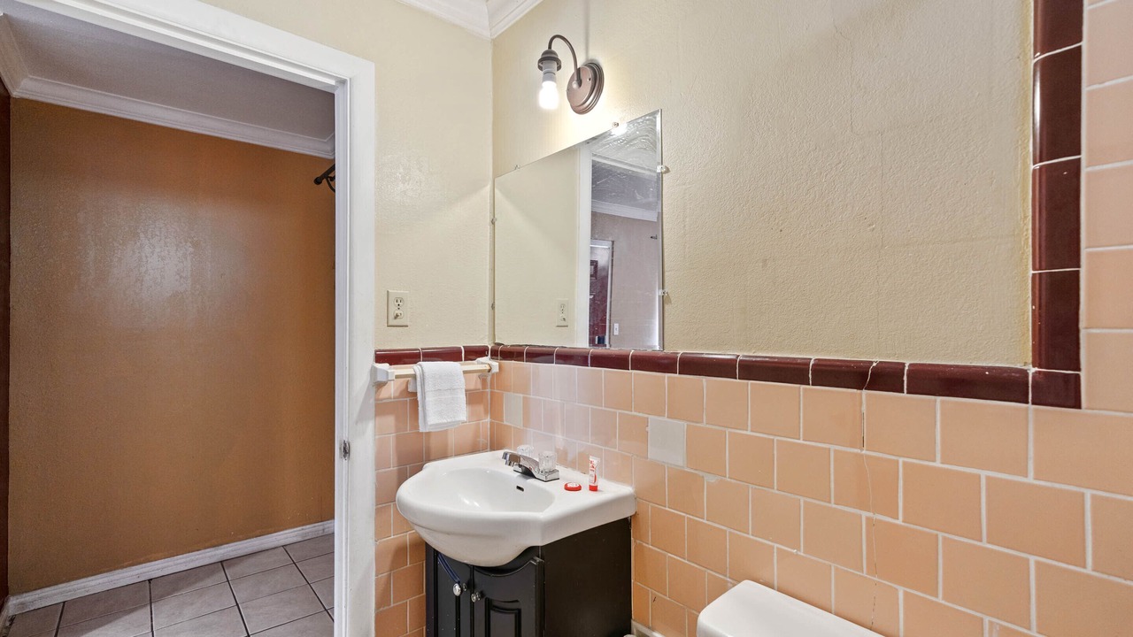 Photo of Bathroom in Beeville