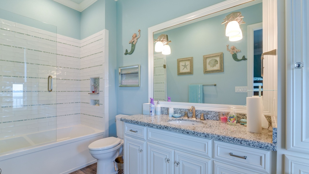 Photo of Bathroom in Lakeview  Jefferson County