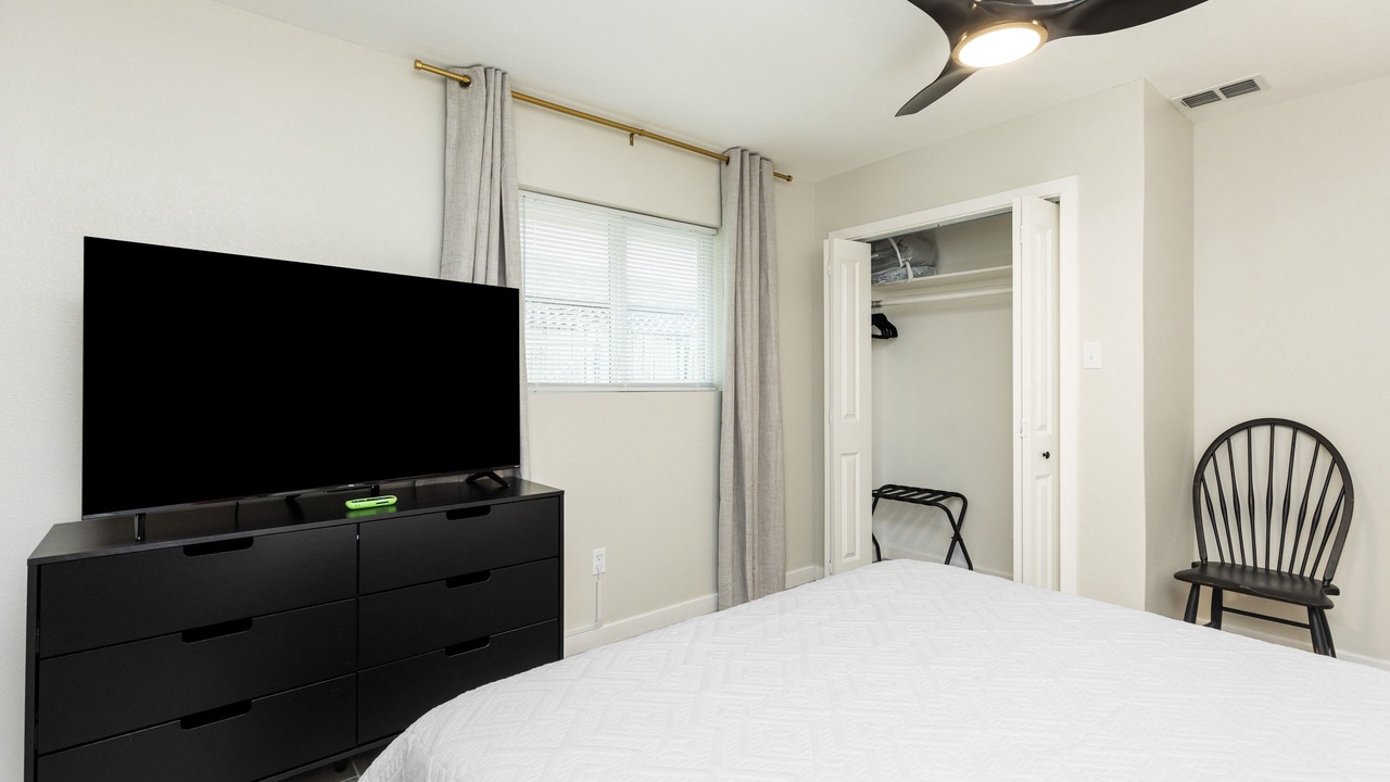Photo of Bedroom in South Side