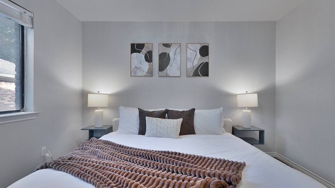 Photo of Bedroom in Lake Highlands