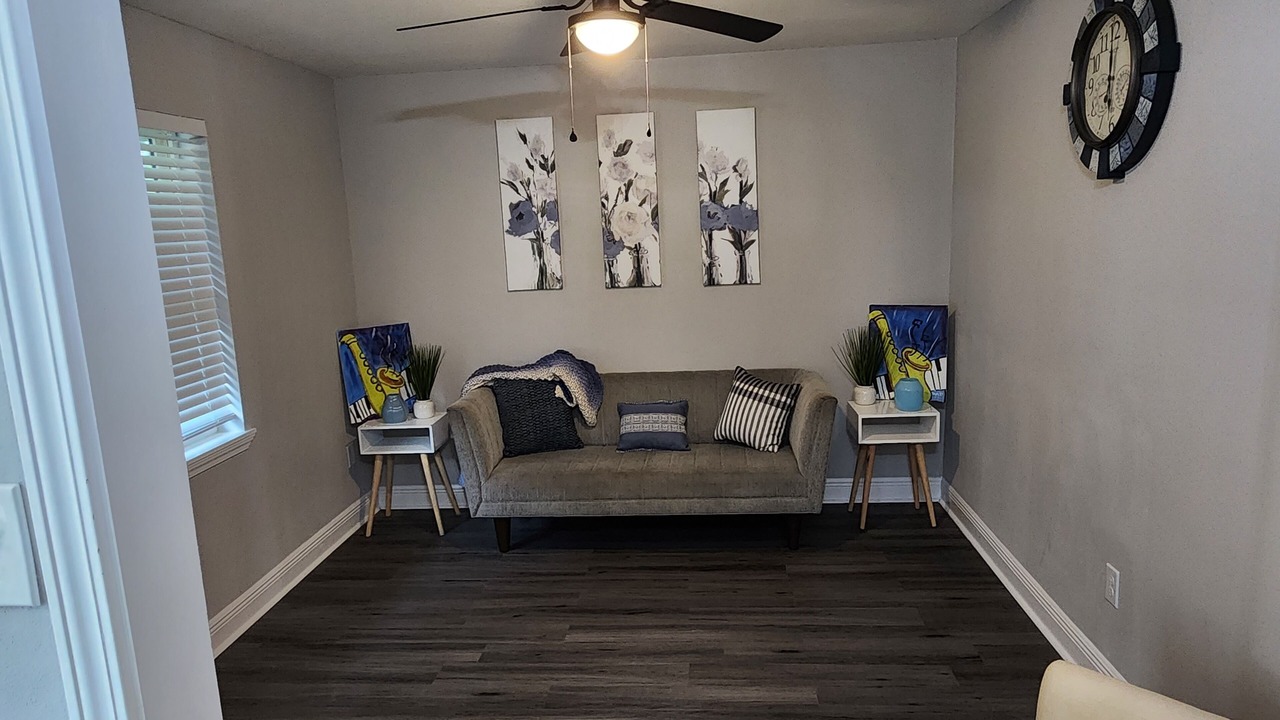 Photo of Livingroom in LaPlace