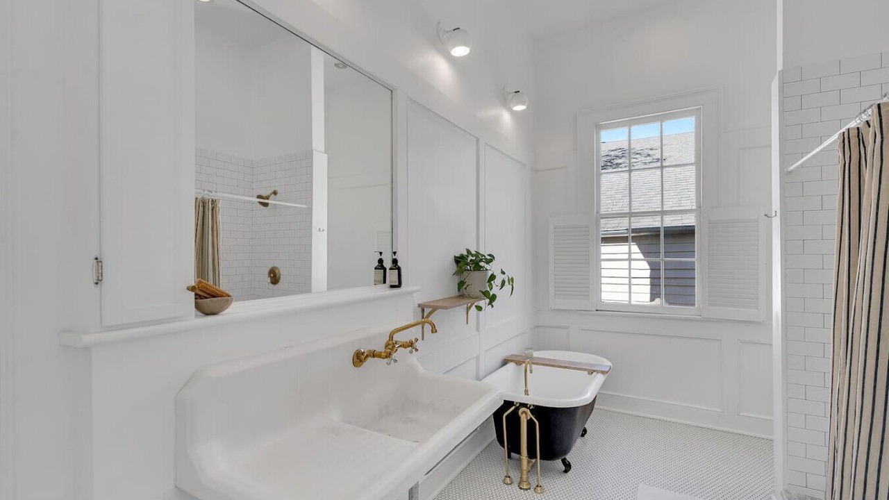 Photo of Bathroom in Lower Garden District