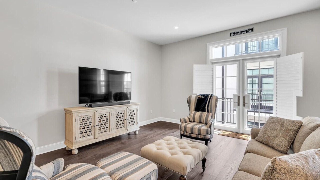 Photo of Livingroom in Central Business District
