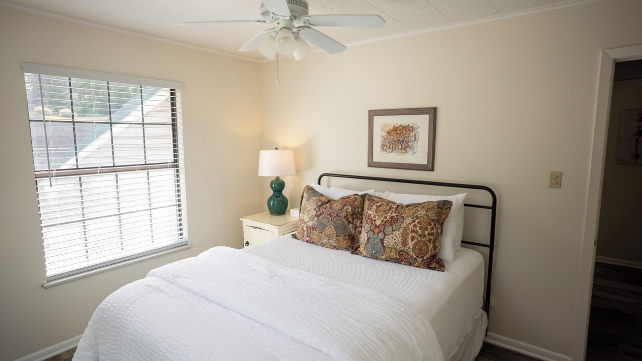 Photo of Bedroom in Mooringsport
