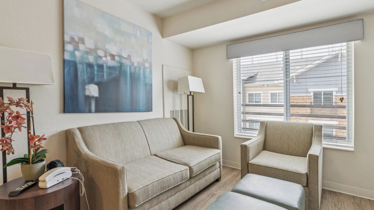 Photo of Livingroom in Far North Central