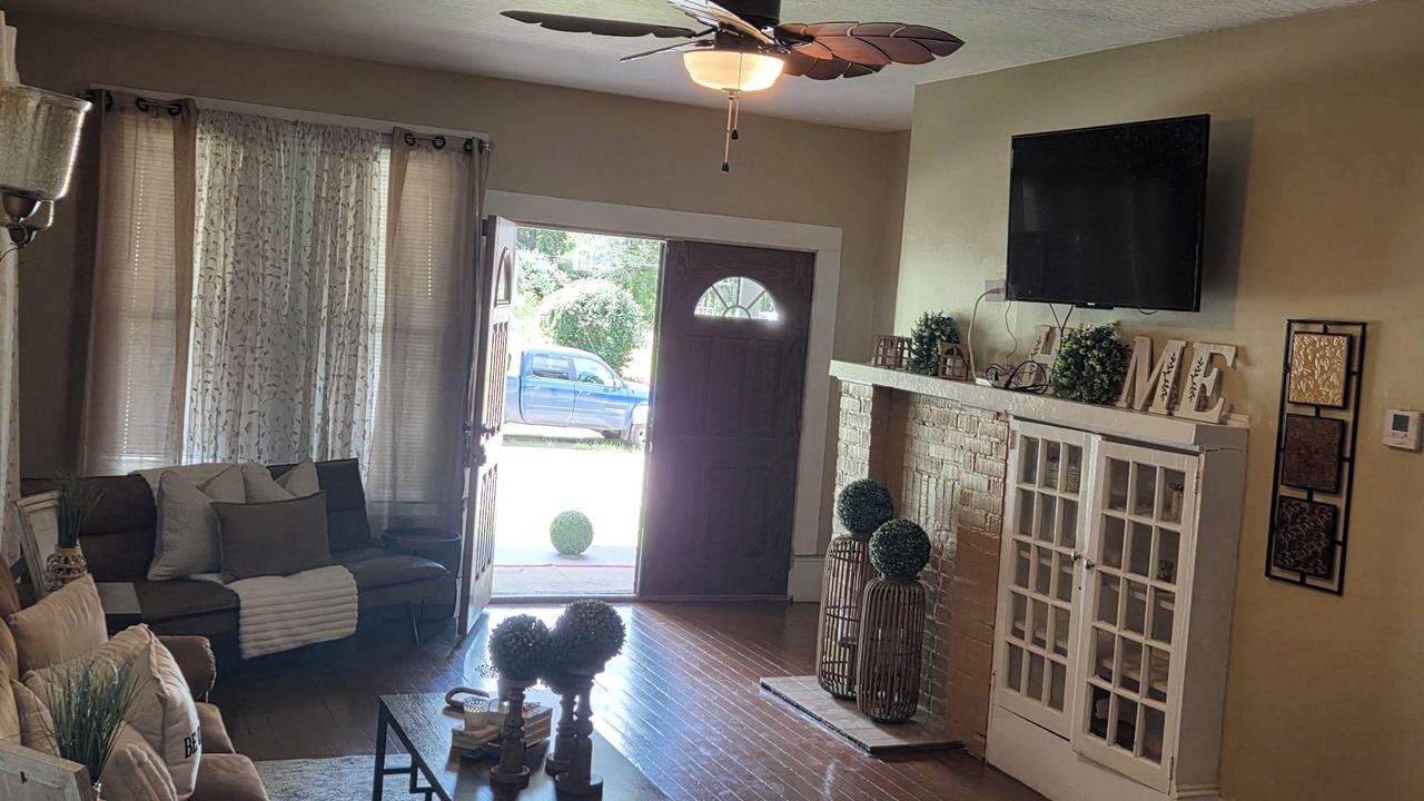 Photo of Livingroom in Hattiesburg