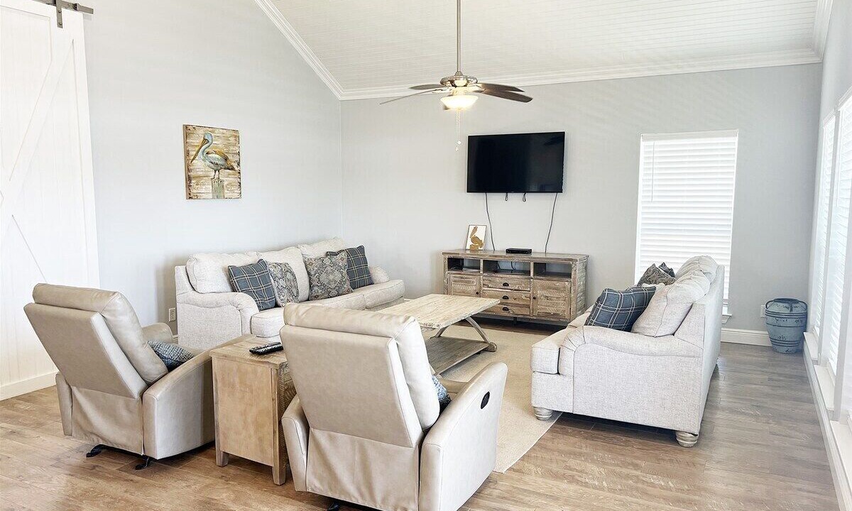 Photo of Livingroom in Golden Meadow