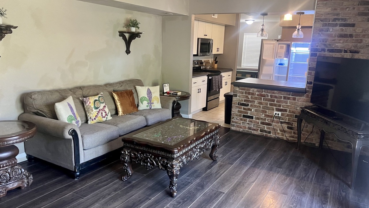 Photo of Livingroom in Old Aurora